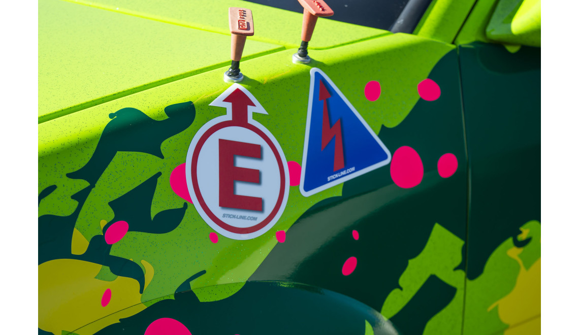 Stickers obligatoires FFSA : liste complète et mise à jour